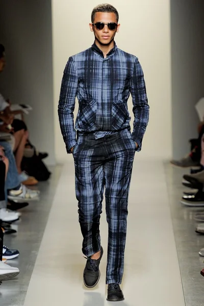 Look 10